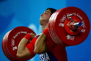 Штангист Дмитрий Клоков в финале весовой категории 105 килограммов занял второе место. Фото: Ezra Shaw/Getty Images