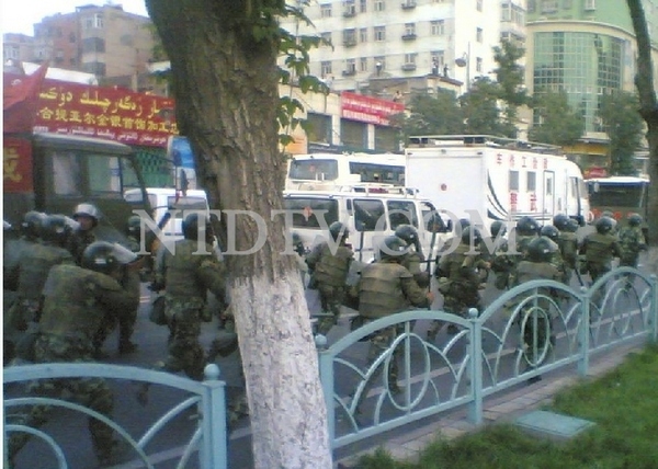 Фото с места событий. 5 июля 2009 год. Город Урумчи. Фото: NTD