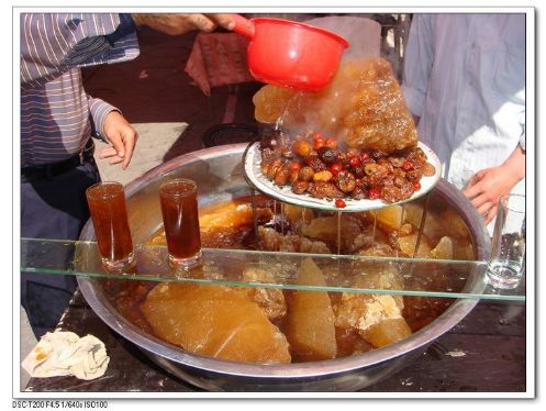 На рынках и улицах Синьцзяна. Фото с aboluowang.com