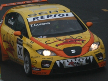 SEAT Leon Тома Коронеля во время гонки в Окаяме. Фото с сайта www.fiawtcc.com