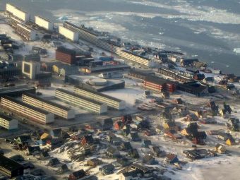 Вид на столицу Гренландии Нуук. Фото пользователя Zverzver с wikipedia.org