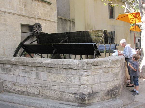 Колесо мельницы, рю Тантюрье, Avignon, FRANCE. Фото: Ирина Лаврентьева/Великая Эпоха