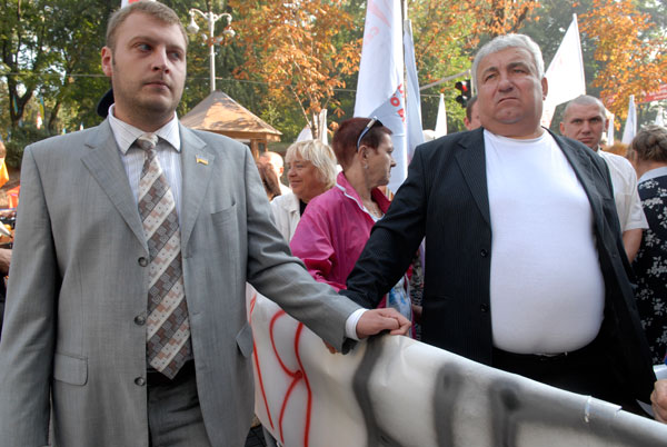 Предприниматели вышли к Кабинету Министров с предупредительной акцией протеста. Фото: Владимир Бородин/Великая Эпоха (The Epoch Times)