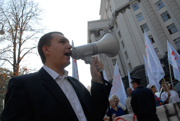Предприниматели вышли к Кабинету Министров с предупредительной акцией протеста. Фото: Владимир Бородин/Великая Эпоха (The Epoch Times)