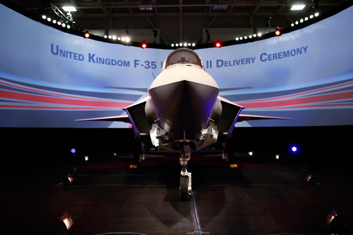 Истребитель-бомбардировщик пятого поколения F-35. Фото: Tom Pennington/Getty Images