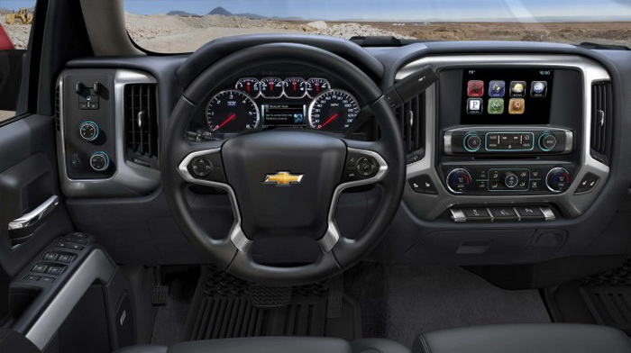 В водительском кресле Chevrolet Silverado 2014. Фото: Chevrolet