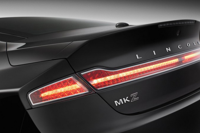 Чёрный значок бренда MKZ. Фото: Lincoln