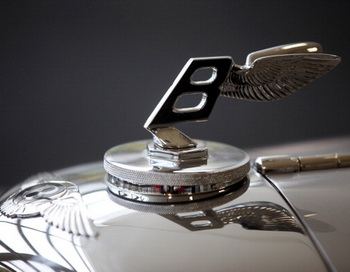 Компания Bentley подтвердила разработку внедорожника. Фото: Oli Scarff/Getty Images