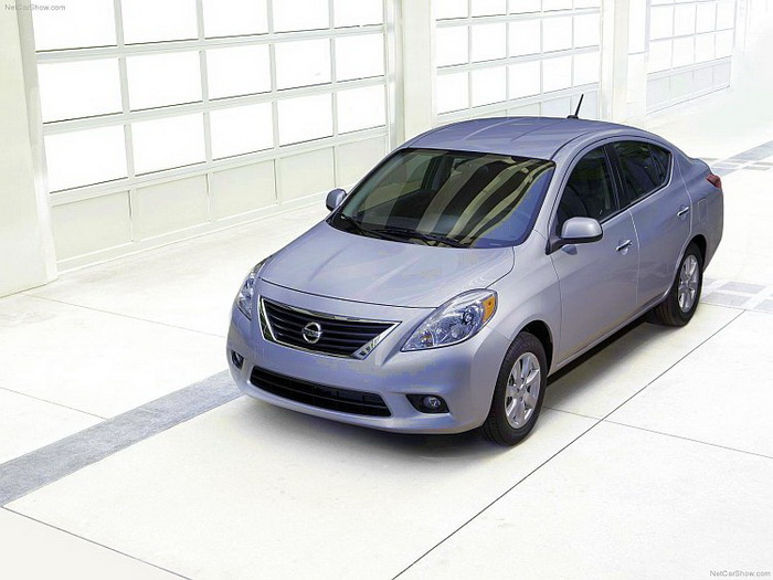 2012 Nissan Versa. Фото: NETCARSHOW.COM