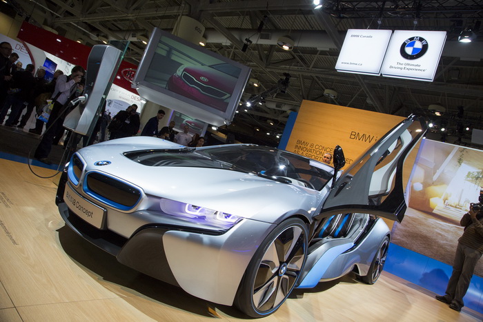 Концепт BMW i8, показанный на международном автошоу в Канаде, будет запущен в серийное производство. Эван Нин/Великая Эпоха (The Epoch Times)