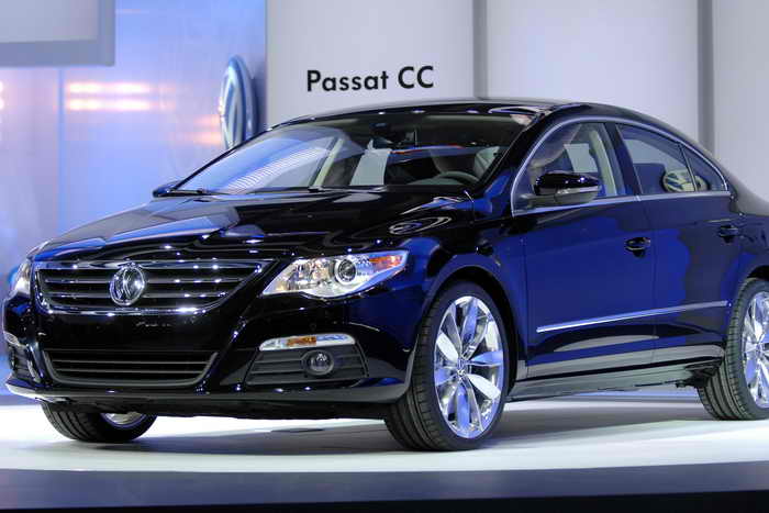 Немецкий автопроизводитель Volkswagen планирует выпустить Passat нового поколения в августе 2014 года. Фото: Bryan Mitchell/Getty Images