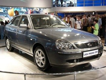 Двухтопливная Lada Priora. Фото с motorpage.ru