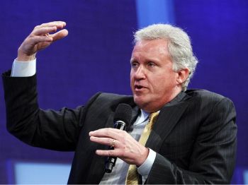 Ставки на Китай: Джеффри Иммельт (Jeffrey Immelt), председатель и главный исполнительный директор компании General Electric, фигурировал на заседании Глобальной инициативы Клинтона (CGI) 24 сентября 2009 года в Нью-Йорке. Под руководством  Иммельта General Electric вложил  большие инвестиции в Китай. Фото: Mario Tama / Getty Images