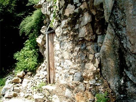 Жилище отшельников. Горы Чжуннаньшань. Фото с kanzhongguo.com