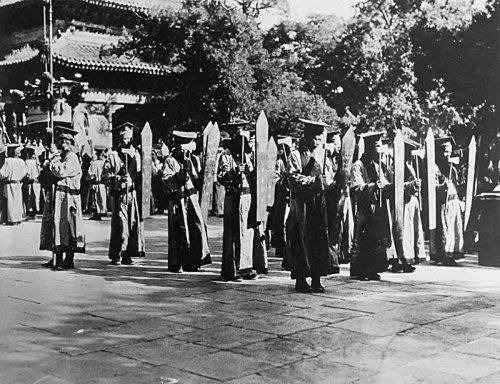 Обряд поклонения Конфуцию. Пекин. 1924 год. Фото с aboluowang.com