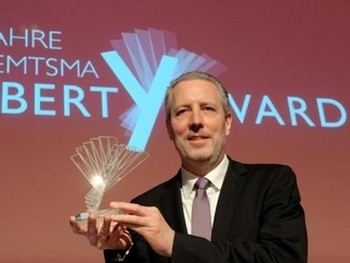 Журналист Андреас Ландвер на церемонии вручения премии «Liberty Award 2011». Берлин. 17 марта 2011 год. Фото: mobil.newsclick.de