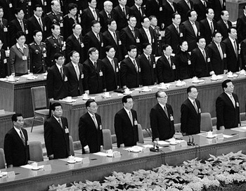 17-й Всекитайский съезд коммунистической партии Китая, 21 октября, 2007 года в Пекине. 18-й Всекитайский съезд коммунистической партии Китая, запланированный на осень 2012 года, может быть отложен из-за усиливающей внутрипартийной борьбы. Фото: Guang Niu/Getty Images
