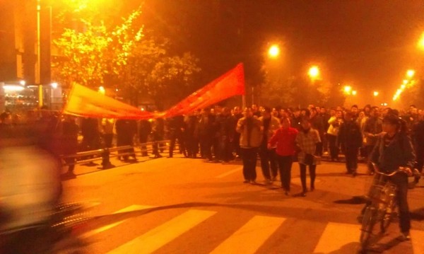 Протест рабочих химической корпорации Chuanhua. Город Чэнду провинции Сычуань. Декабрь 2011 год. Фото: epochtimes.com