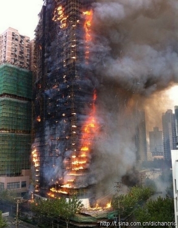 Пожар в 28-этажном здании. Шанхай. 2010 год. Фото с epochtimes.com