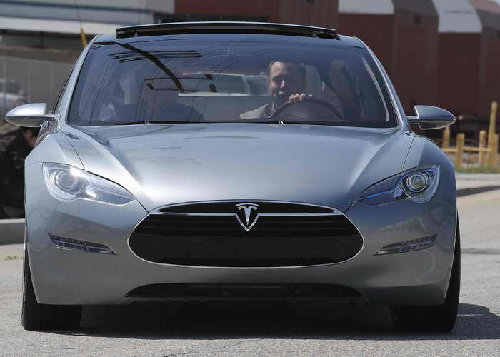   Tesla Model S. Фото: ROBYN BECK/AFP/Getty Images