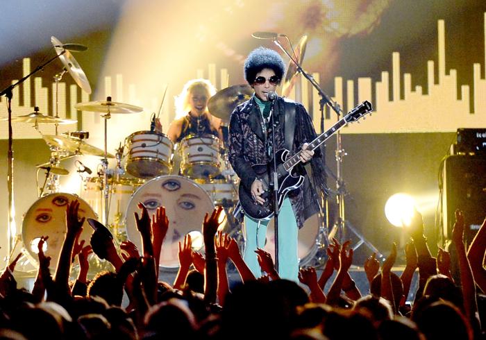 Принс на церемонии Billboard Music Awards 2013 в Лас-Вегасе 19 мая 2013 года. Фото: Ethan Miller/Getty Images