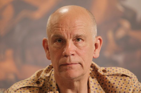 «Трансформеры 3: Темная сторона Луны». Актер Джон Малкович посетил пресс-конференцию фильма «Трансформеры 3: Темная сторона Луны» в Берлине, Германия. Фото: Sean Gallup/Getty Images for Paramount