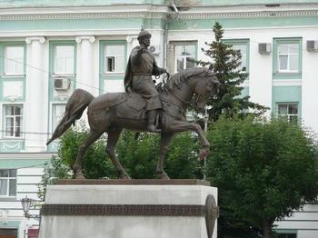 Памятник князю Михаилу Ярославичу Тверскому в Твери. Фото: virtualrm.spb.ru