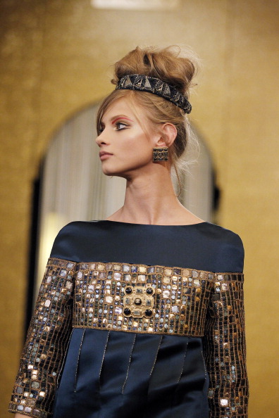 Показ коллекции Карла Лагерфельда Chanel Mйtiers D’Art pre-fall 2011, 7 декабря 2010 год, Париж, Франция