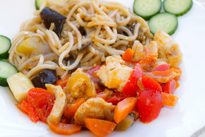 Дочкин ужин — блюдо Noodle. Фото: Хава Тор/Великая Эпоха (The Epoch Times)
