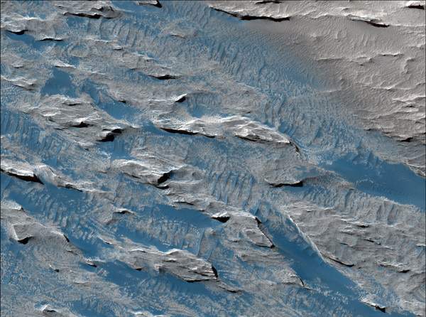 Марс. Эолис и Зефирия. Фото: NASA/JPL/University of Arizona