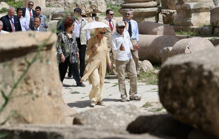 Принц Чарльз и Камилла посетили лагерь с сирийскими беженцами. Фото: Chris Jackson - Pool/Getty Images
