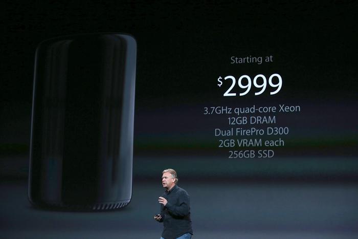 Фил Шиллер обозначил цены на новые Mac Pro, которые стартуют от 2999 долларов. Фото: Justin Sullivan/Getty Images