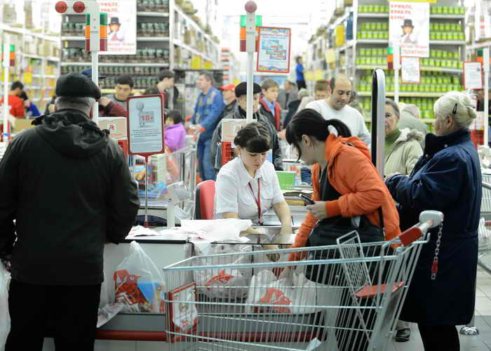 Цены на продукты снова повышаются. Фото: NATALIA KOLESNIKOVA/AFP/Getty Images