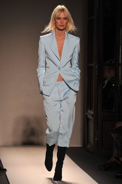 Парижская неделя моды: коллекция Balmain, 3 марта 2011, Париж, Франция. 