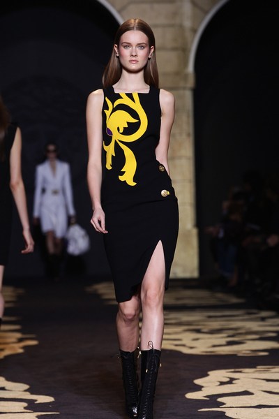Осень-зима 2011: коллекция Versace , 24 февраля 2011, Милан, Италия