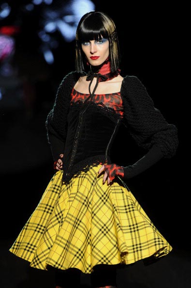 Коллекция Betsey Johnson на Неделе моды Mercedes Benz Fashion Week 2011, 14 февраля 2011, Линкольн-центр, Нью-Йорк