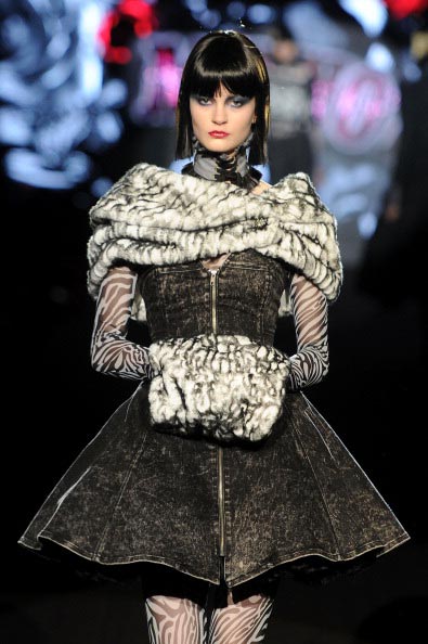 Коллекция Betsey Johnson на Неделе моды Mercedes Benz Fashion Week 2011, 14 февраля 2011, Линкольн-центр, Нью-Йорк