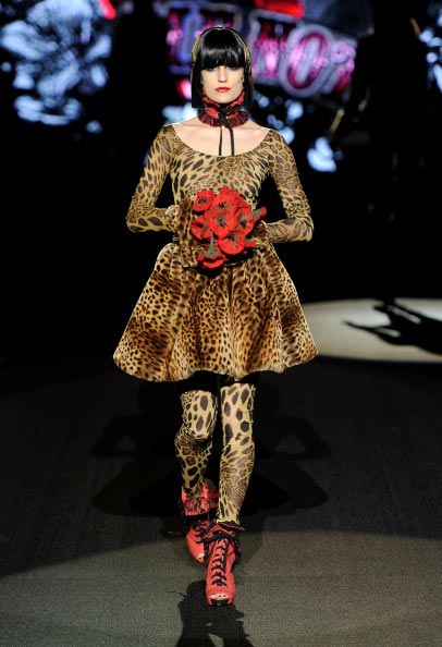 Коллекция Betsey Johnson на Неделе моды Mercedes Benz Fashion Week 2011, 14 февраля 2011, Линкольн-центр, Нью-Йорк