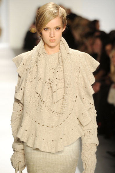 Коллекция Dennis Basso на Неделе моды Mercedes Benz Fashion Week 2011, 15 февраля 2011, Линкольн-центр, Нью-Йорк