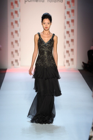 Коллекция Pamella Roland на Неделе моды Mercedes Benz Fashion Week 2011, 14 февраля 2011, Линкольн-центр, Нью-Йорк