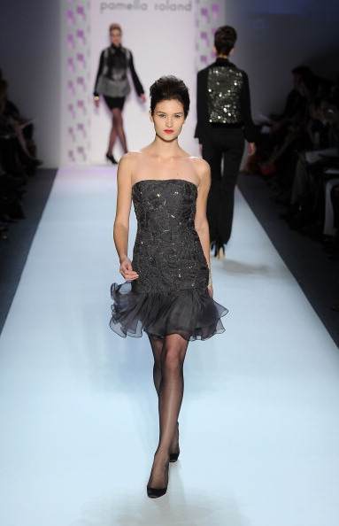 Коллекция Pamella Roland на Неделе моды Mercedes Benz Fashion Week 2011, 14 февраля 2011, Линкольн-центр, Нью-Йорк