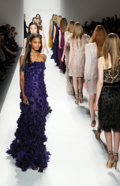 Коллекция Tadashi Shoji на Неделе моды Mercedes Benz Fashion Week 2011, 10 февраля 2011, Нью-Йорк