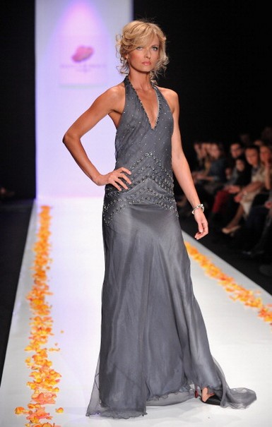 Показ коллекции Елены Супрун в рамках Mercedes-Benz Fashion Week Russia, 2 апреля 2011, Москва, Россия