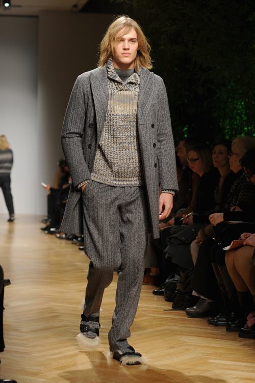 Модная итальянская марка одежды Missoni провела показ мужской коллекции осень-зима 2014 на миланской Неделе моды 12 января