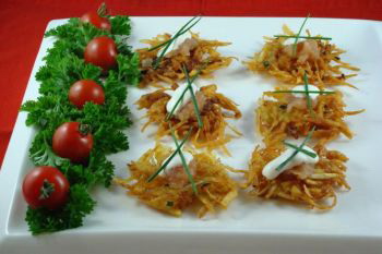 Эти вкусные хрустящие картофельные блинчики можно подавать горячими и холодными. Фото: Сандра Шилдс/Великая Эпоха, The Epoch Times