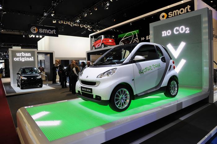 Электромобиль Smart. Фото: Stan Honda/AFP/Getty Images