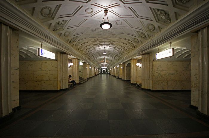 Станция  метро Театральная. Фото: A.Savin/ wikimedia.org
