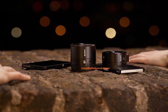  Оба объектива DSC-QX10 и DSC-QX100 в интерьере. Фото: sonyalpharumors.com