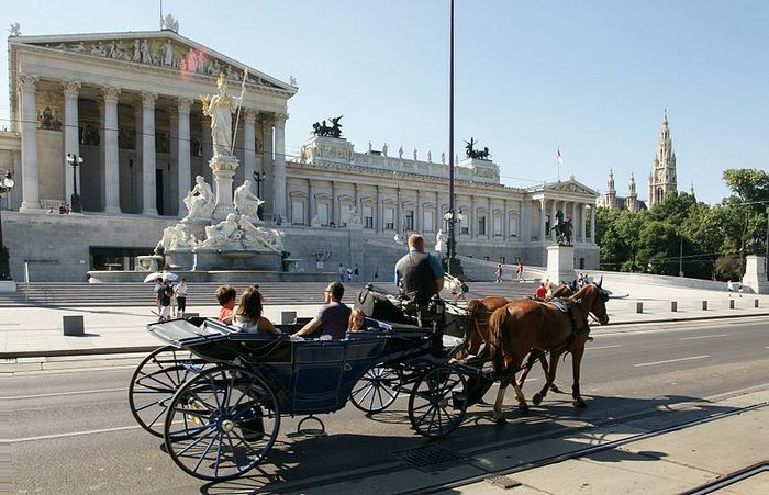 Французские «фиакры». Фото: Bцhringer Friedrich/wikimedia.org