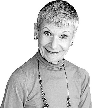 Мириам Сильверберг - независимая писательница и владелица Miriam Silverberg Associates, фирмы по рекламе бутиков в Манхэттене